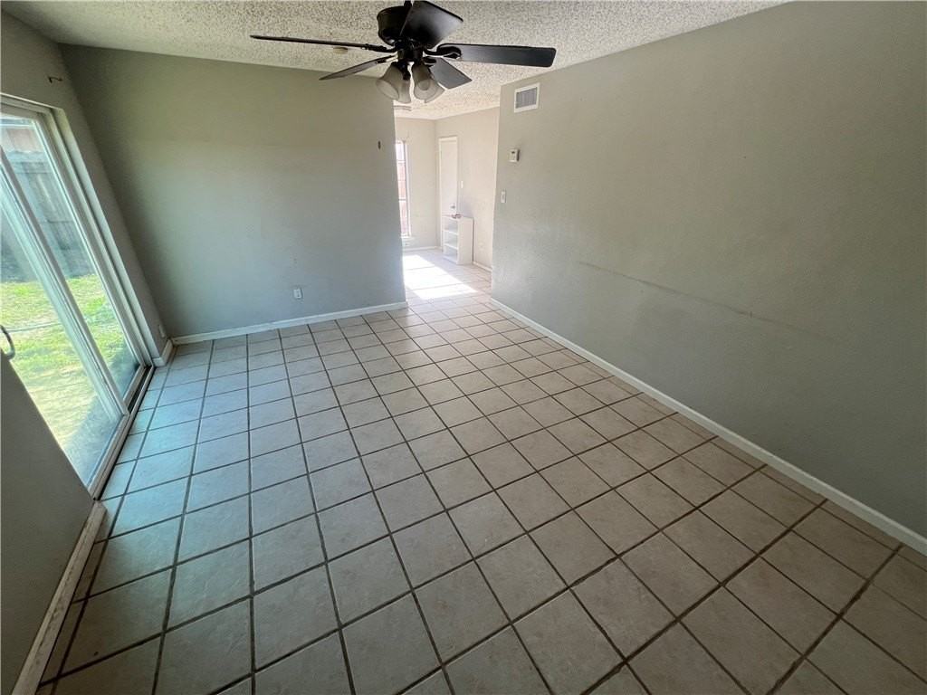 2322 Vialoux Dr - Photo 3 of 11