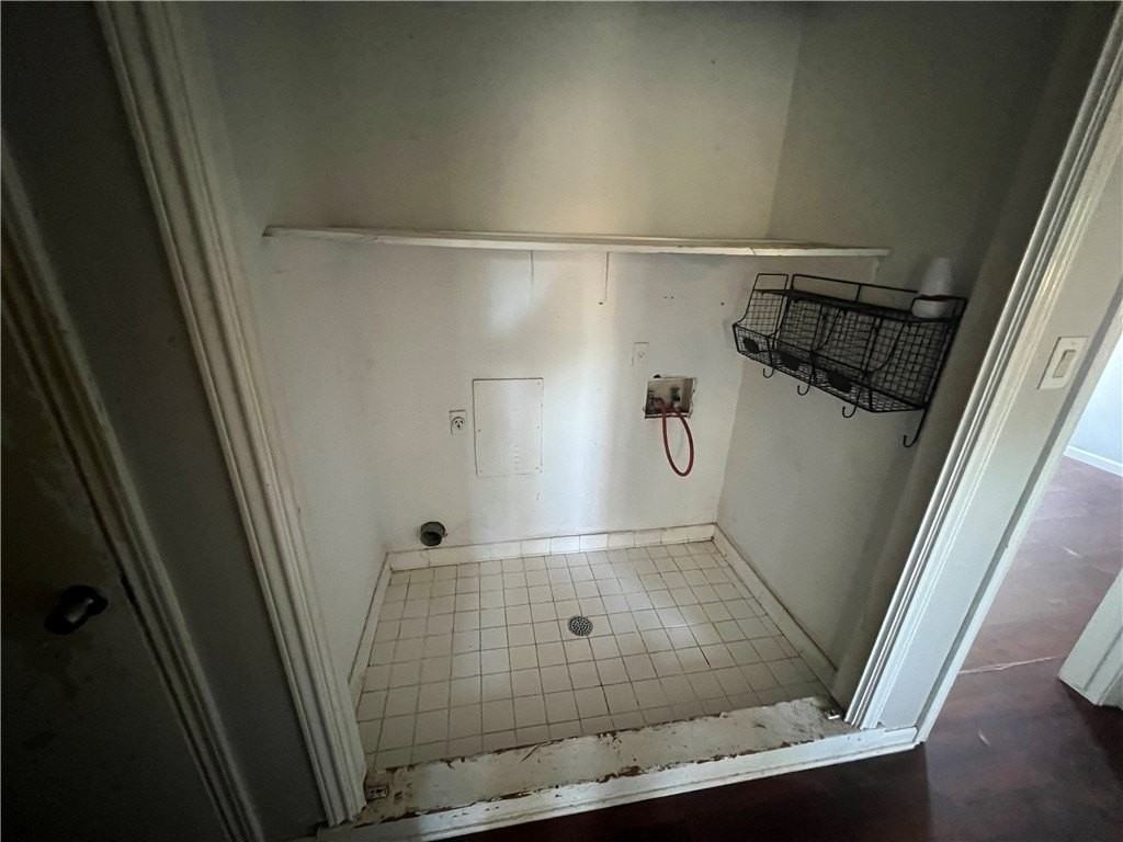 2322 Vialoux Dr - Photo 5 of 11