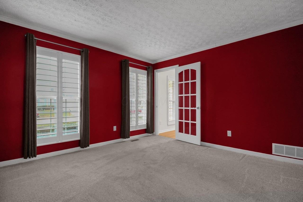 2230 Seton Dr - Photo 6 of 35