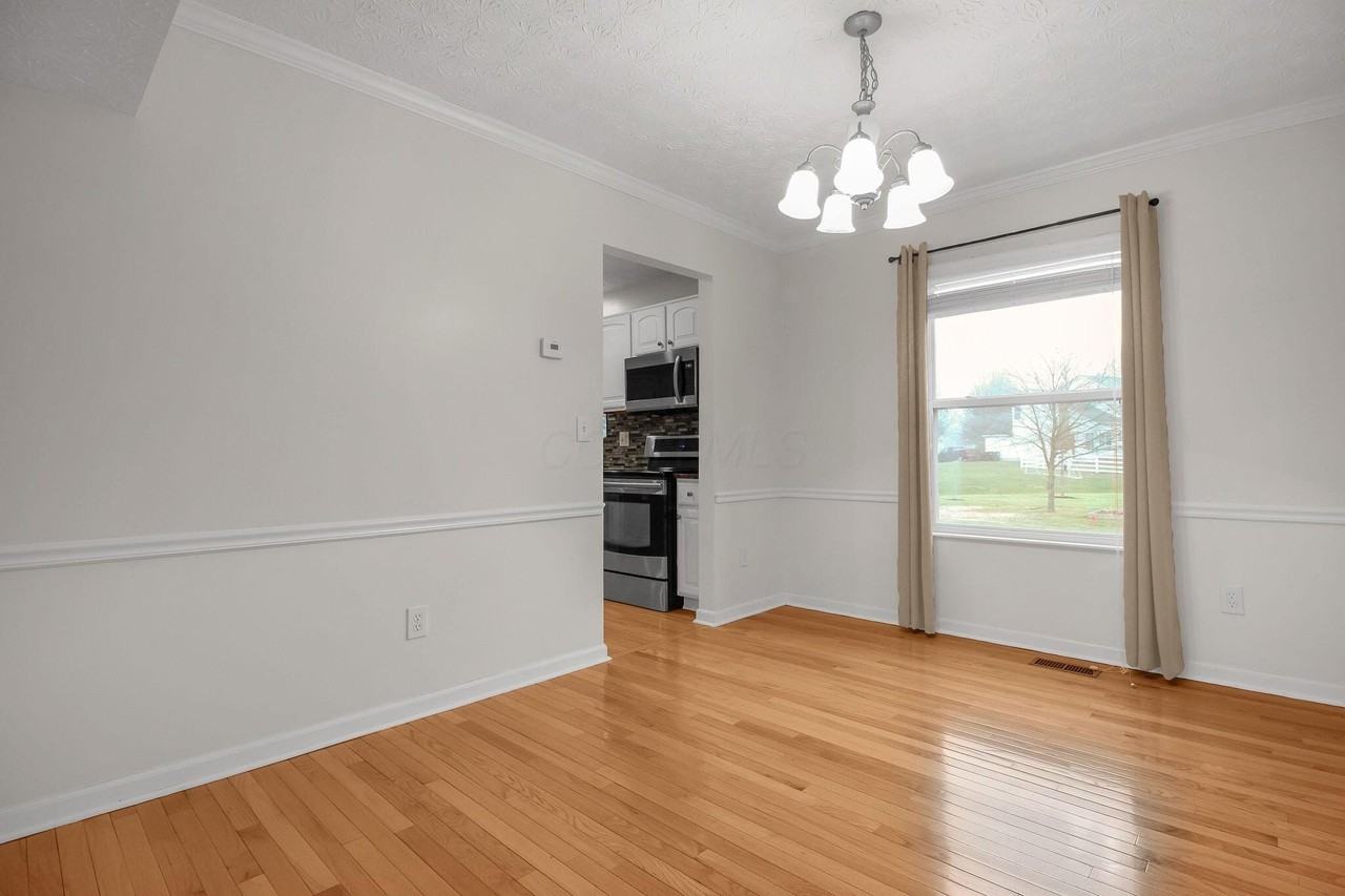 2230 Seton Dr - Photo 7 of 35