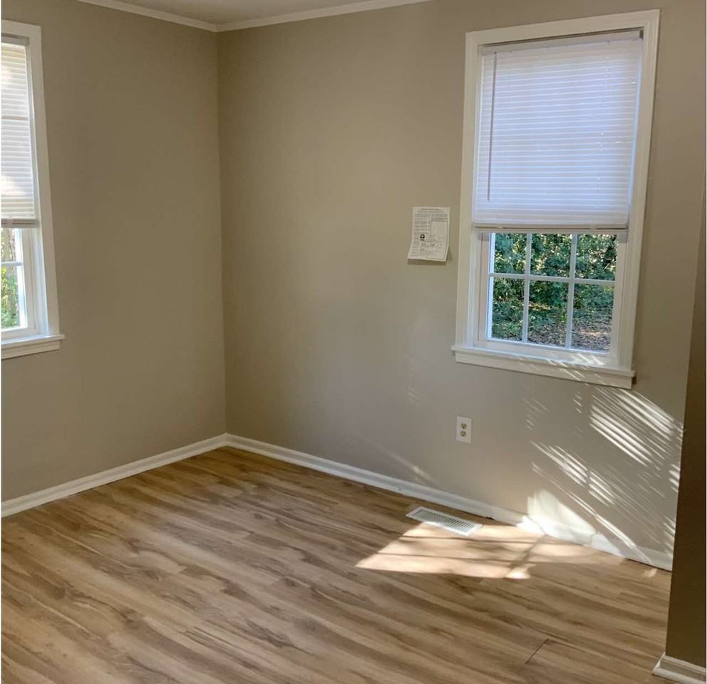 504 S Harvin St #1 - Photo 2 of 32