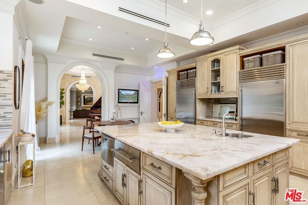 2229 Summitridge Dr - Photo 6 of 29