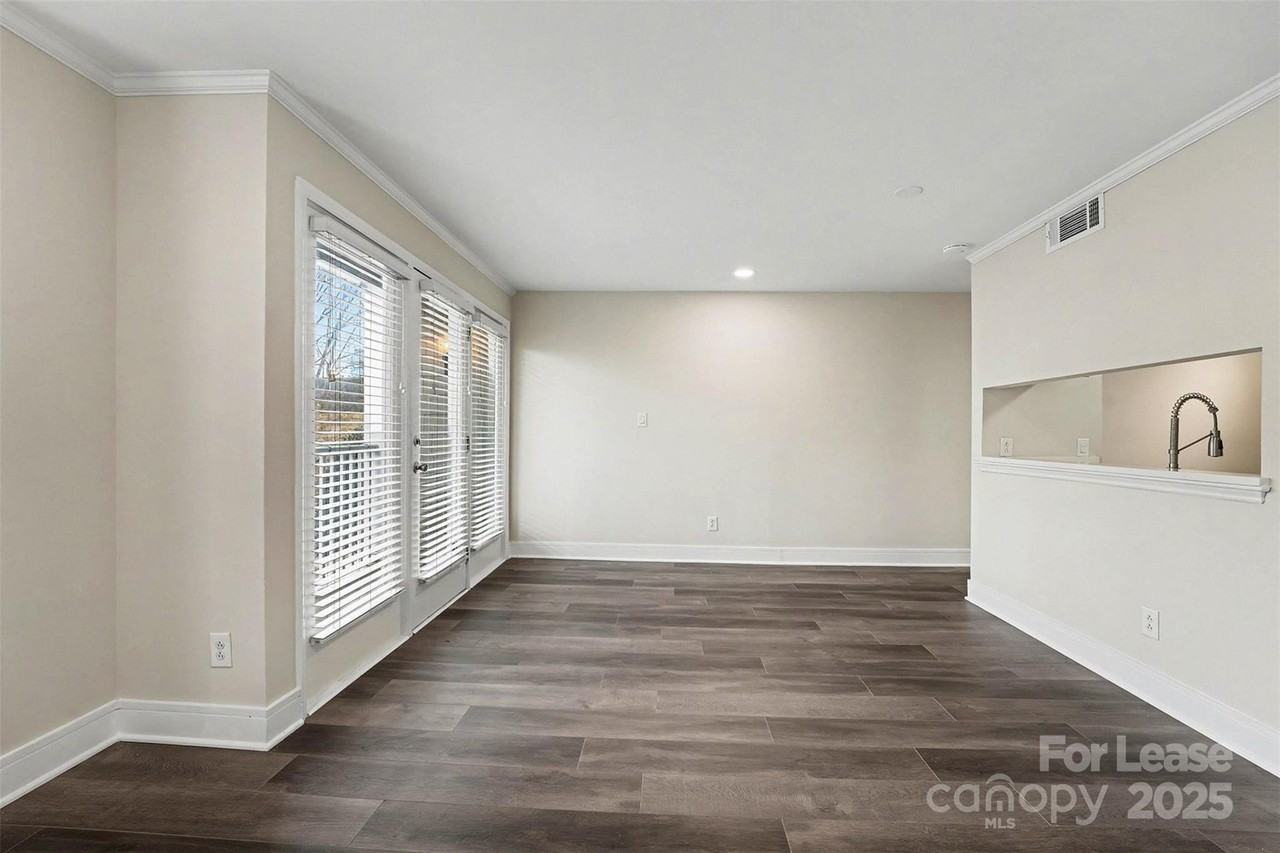 300 S Cedar St - Photo 5 of 18