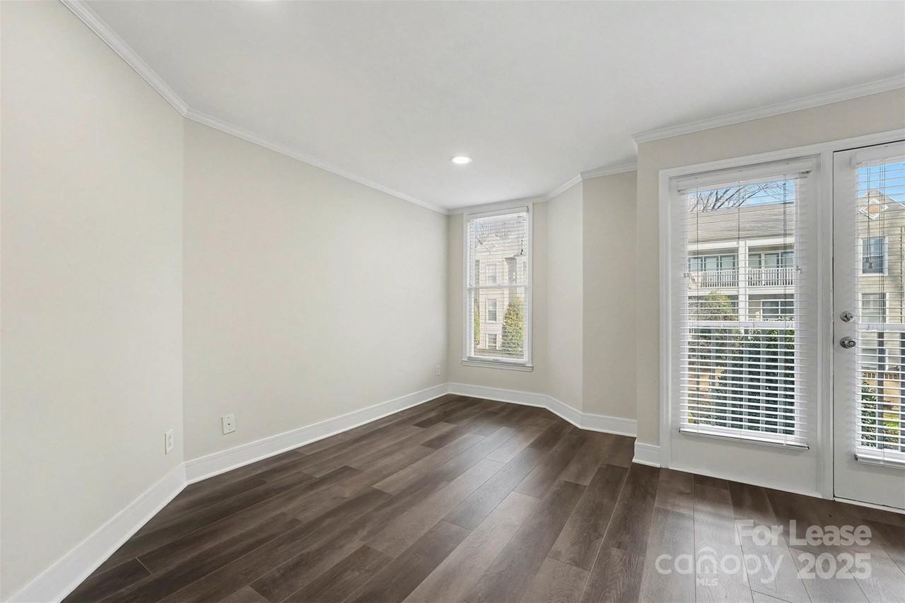 300 S Cedar St - Photo 6 of 18