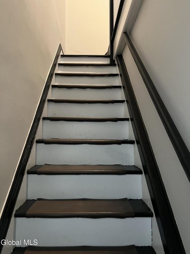 1114 Union St Apt 5 #5 - Photo 3 of 25