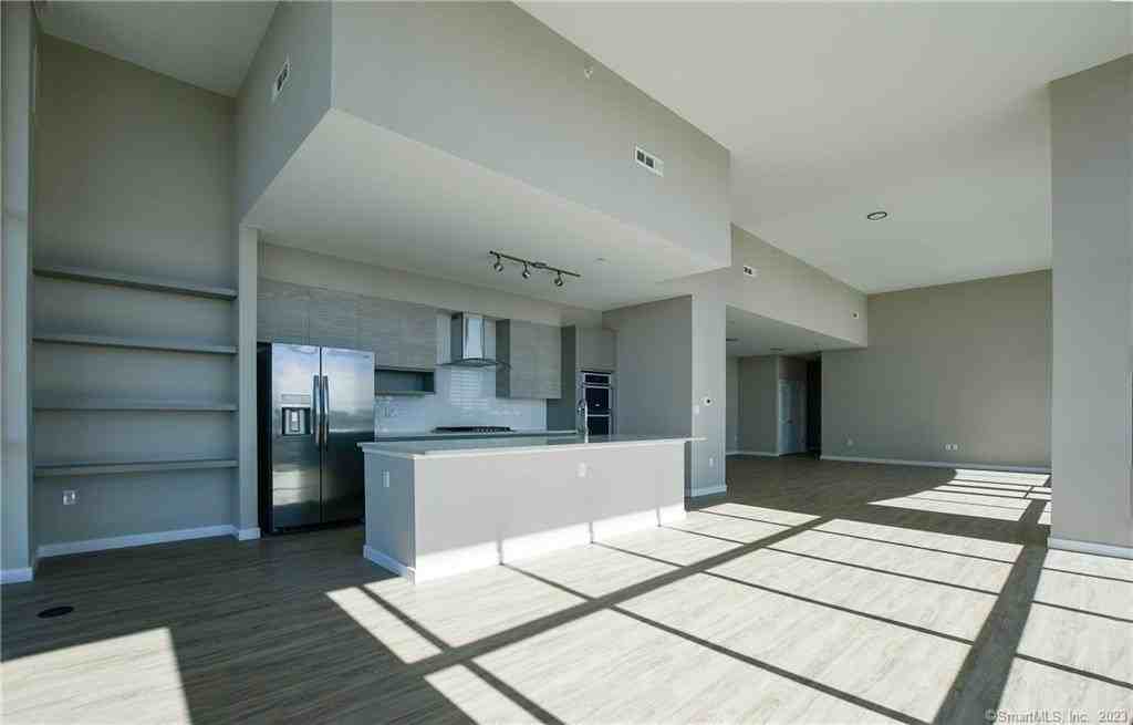 2 Harbor Point Rd S #1613 - Photo 7 of 21