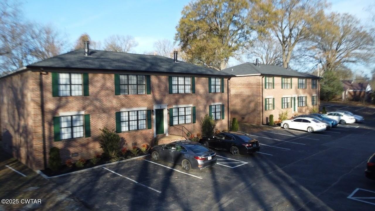 533 Troy Ave - Photo 2 of 16