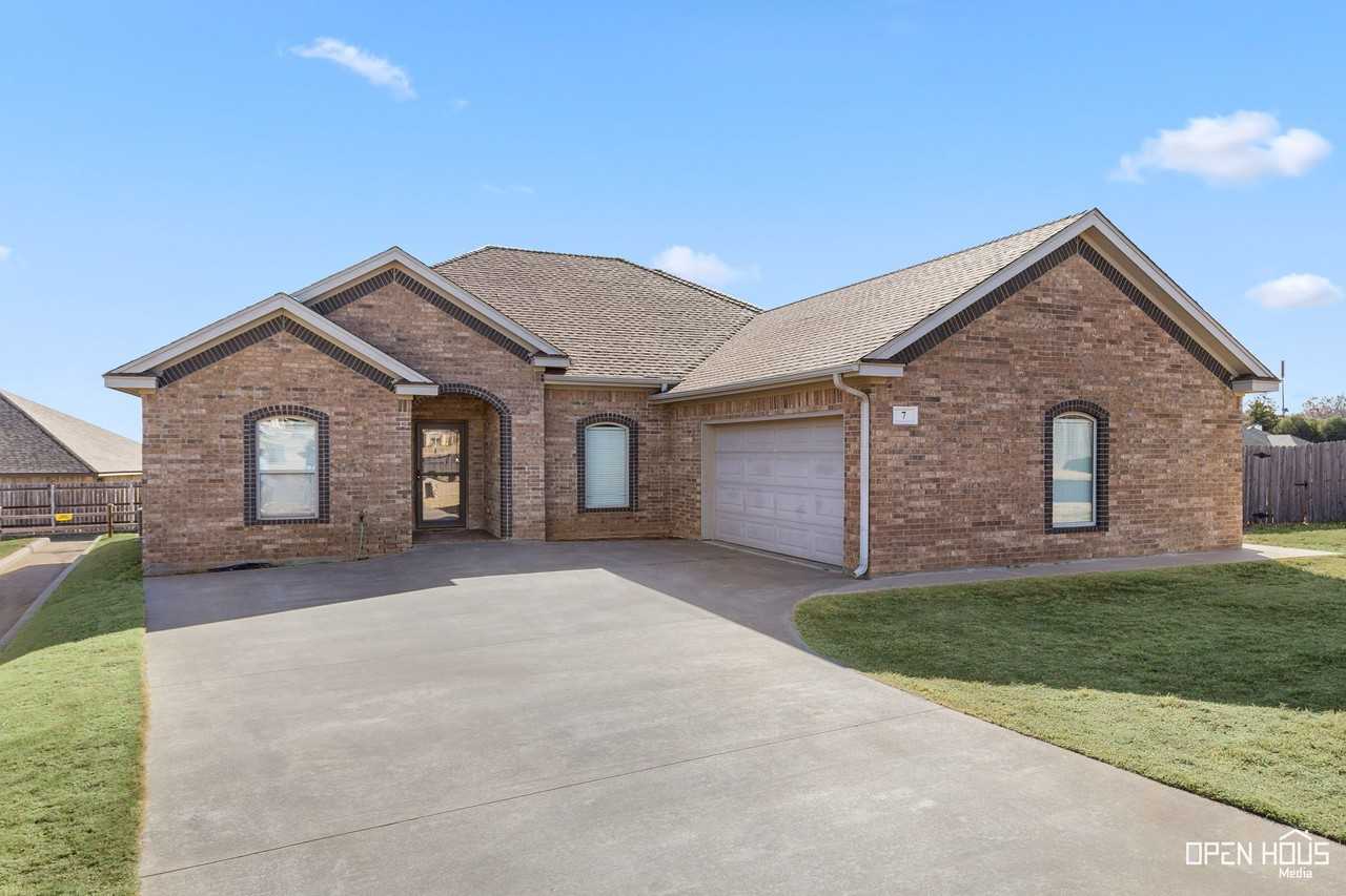 7 Freedom Cir #1 - Photo 2 of 34