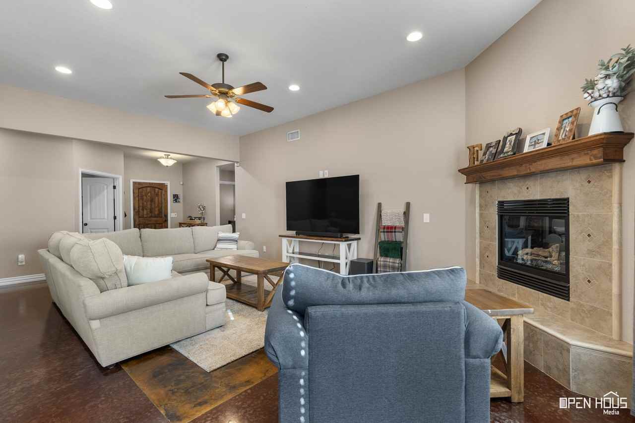 7 Freedom Cir #1 - Photo 3 of 34