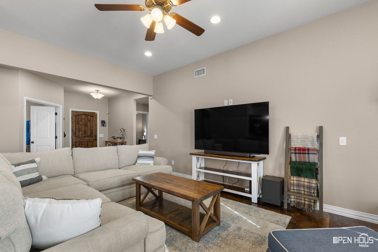 7 Freedom Cir #1 - Photo 4 of 34