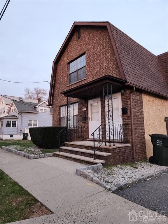 24 Emmett Ave - Photo 2 of 3