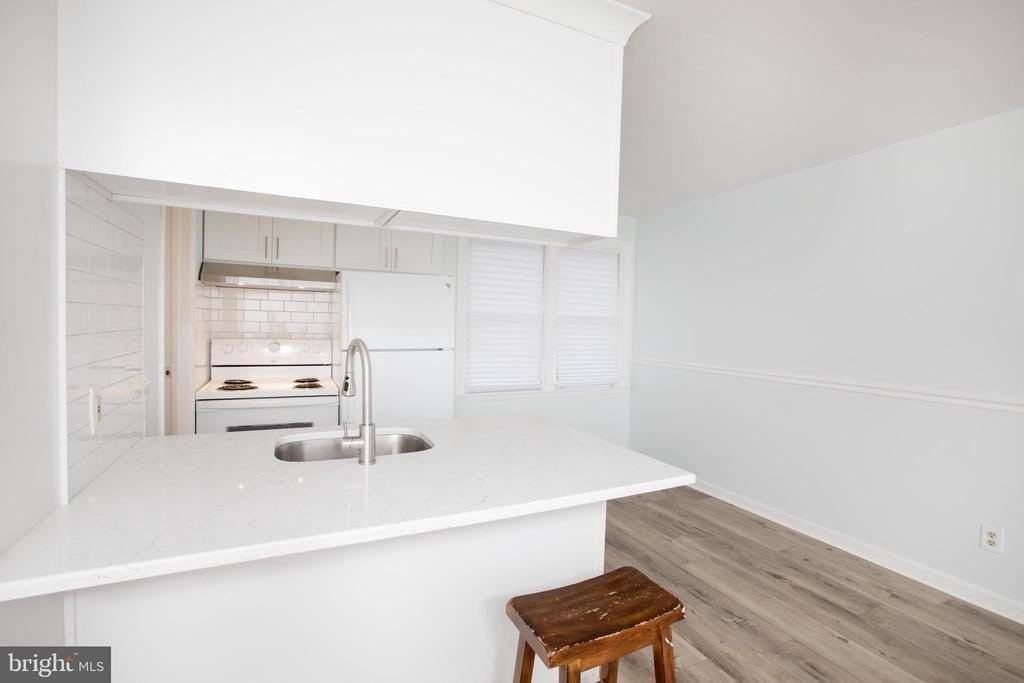 129 S Main St #A - Photo 3 of 8