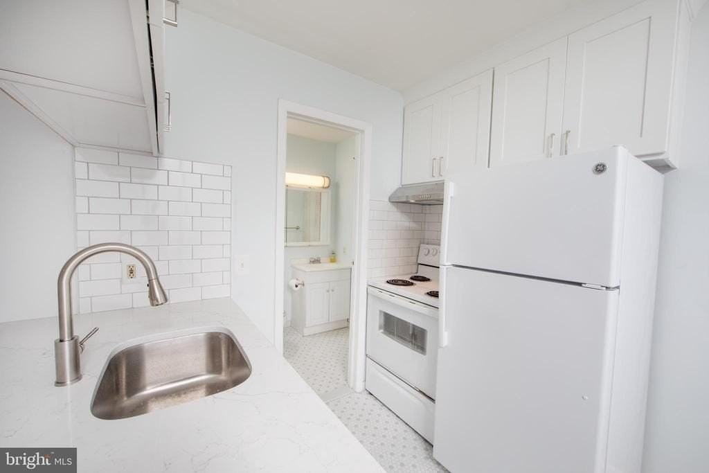 129 S Main St #A - Photo 5 of 8