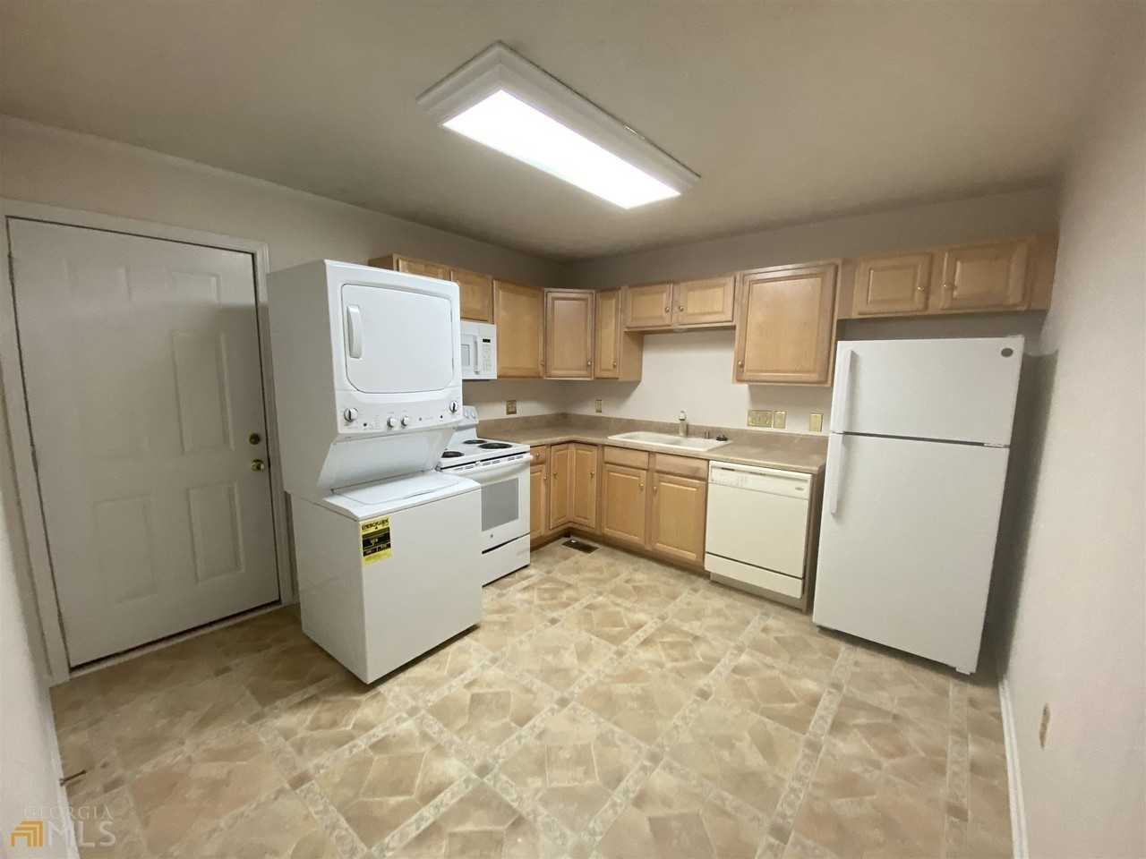 13 S Carolina St - Photo 3 of 5