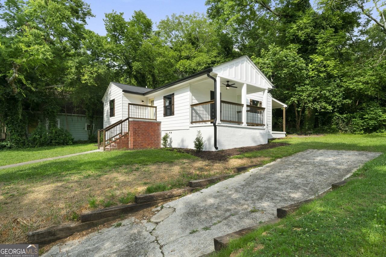 515 Harper Ave Sw - Photo 2 of 17