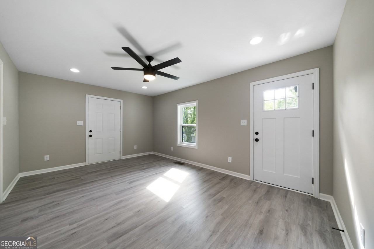 515 Harper Ave Sw - Photo 6 of 17