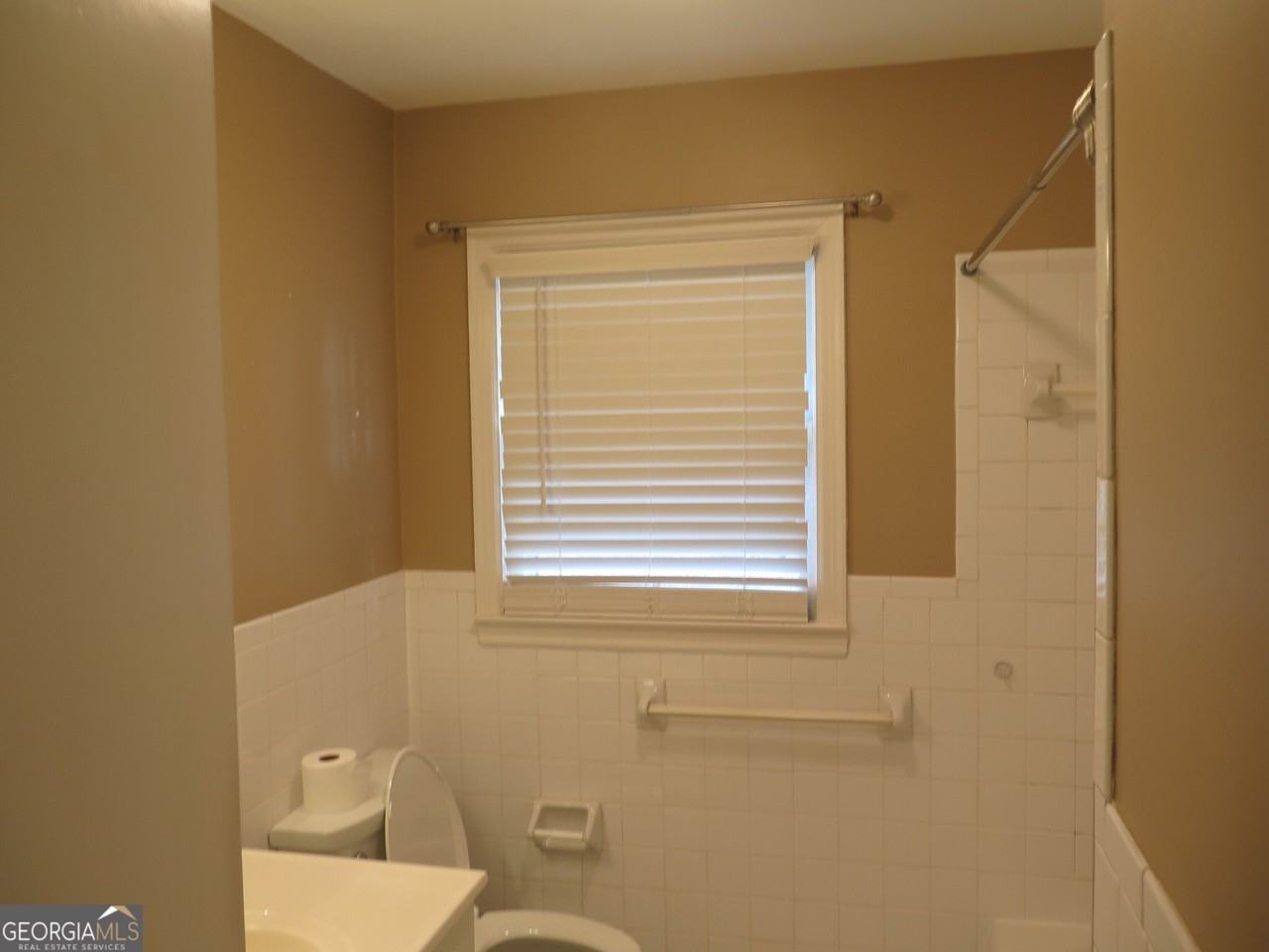 353 Mountain View Dr - Photo 2 of 7