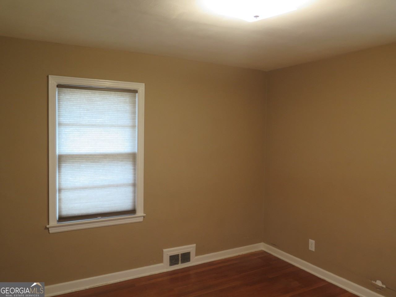 353 Mountain View Dr - Photo 4 of 7