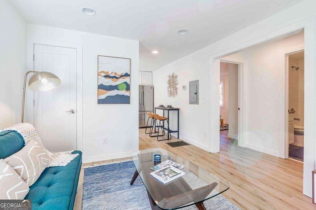 1015 Greenwood Ave Ne Apt 5 #5 - Photo 4 of 21