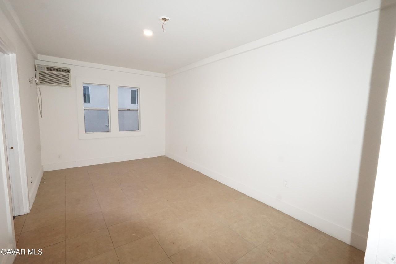 439 W Florence Ave #441-1-2 - Photo 2 of 5