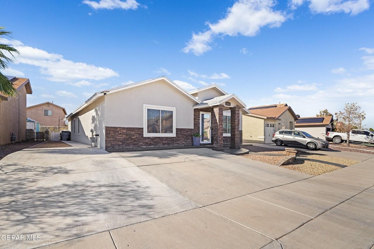 11929 Mesquite Rock Dr - Photo 2 of 43