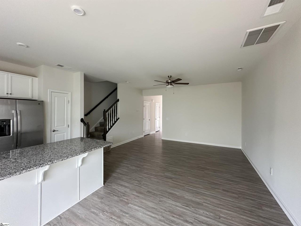 100 Mcguires Pl - Photo 4 of 21