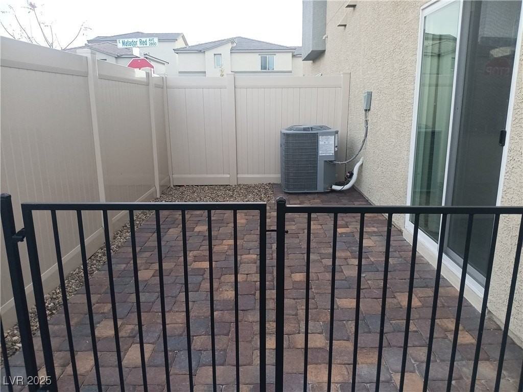 2881 Champagne Gold Ave - Photo 2 of 14