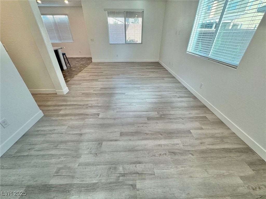 1710 Karst Pond Ave - Photo 3 of 23