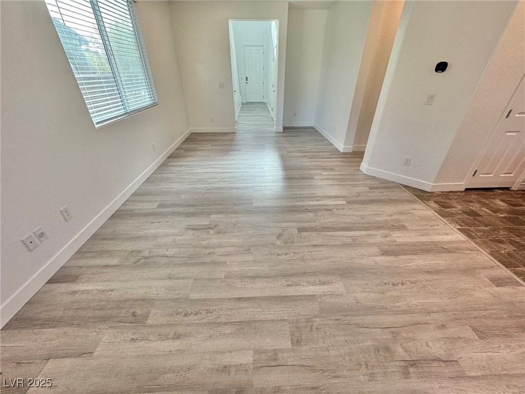 1710 Karst Pond Ave - Photo 4 of 23