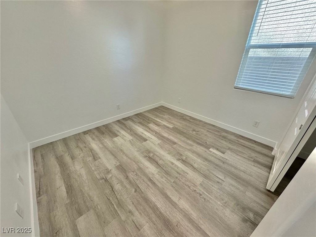 1710 Karst Pond Ave - Photo 5 of 23