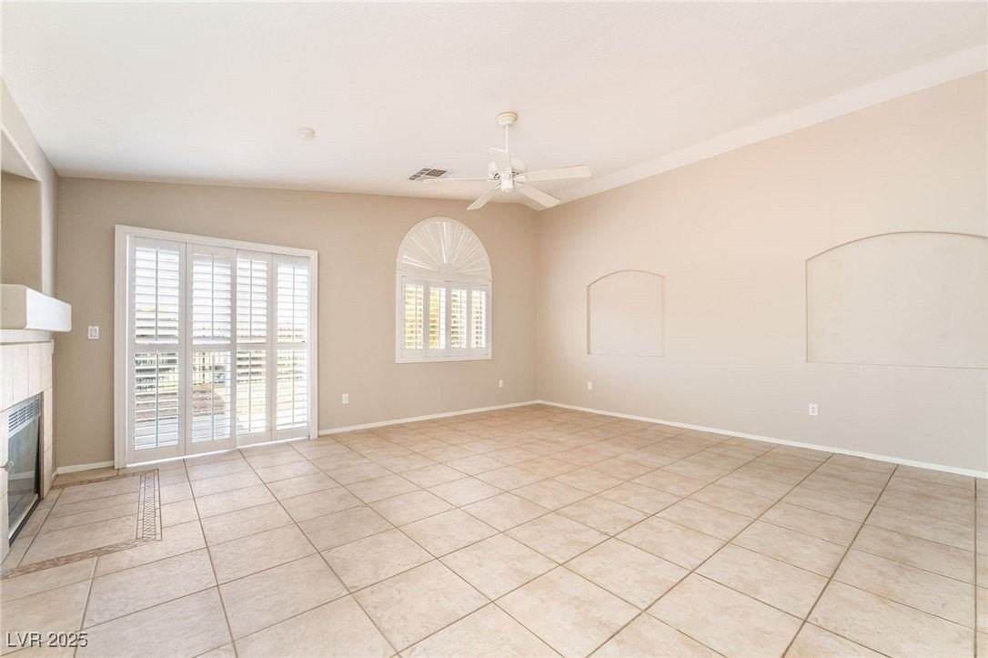 1385 Dragon Rock Dr - Photo 7 of 36