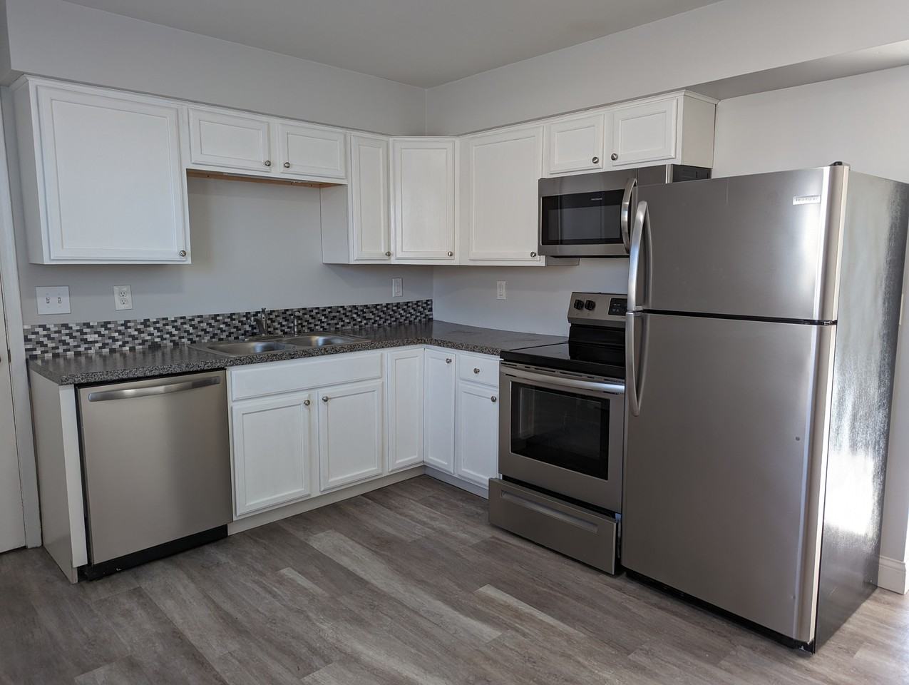 8040 S Westnedge Ave #4 - Photo 2 of 6