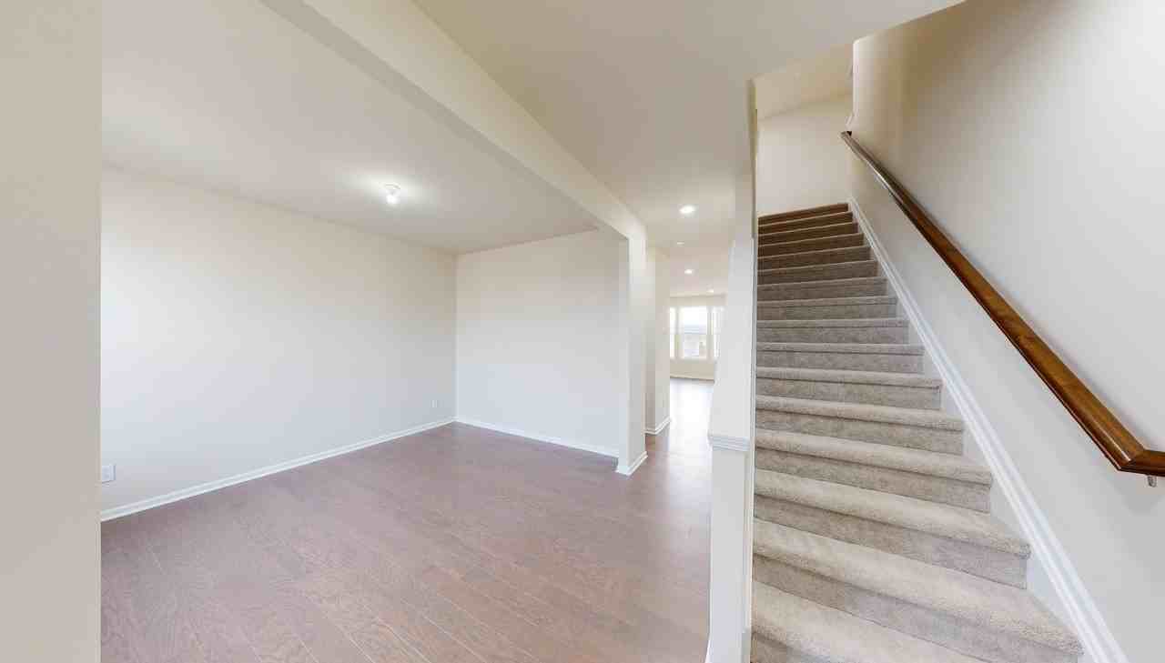 747 Haywood Dr - Photo 2 of 33