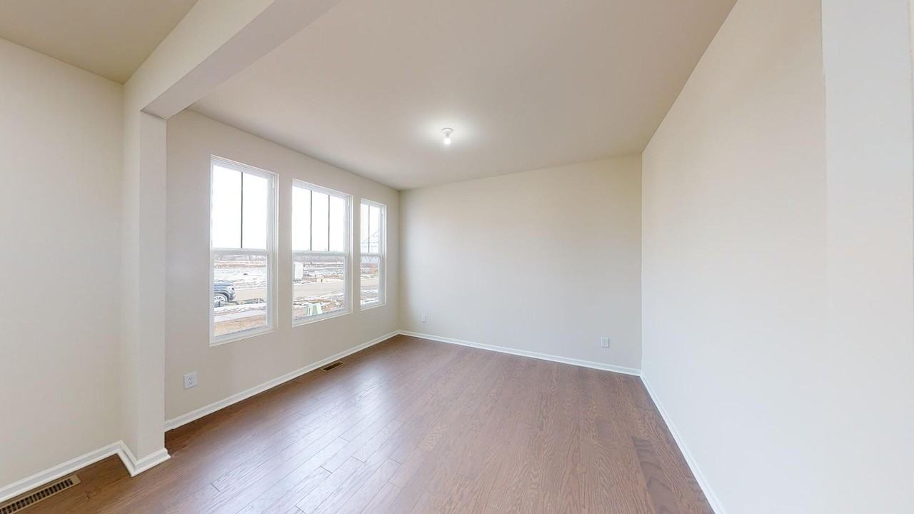 747 Haywood Dr - Photo 3 of 33