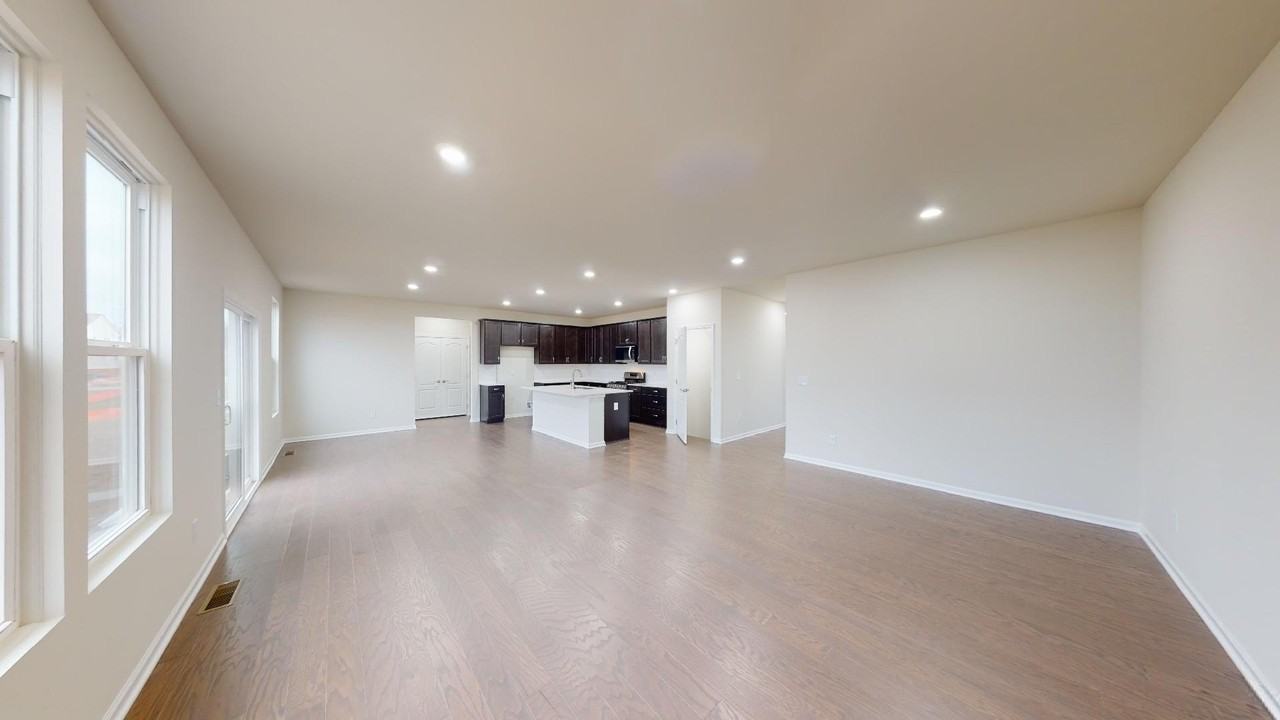 747 Haywood Dr - Photo 6 of 33