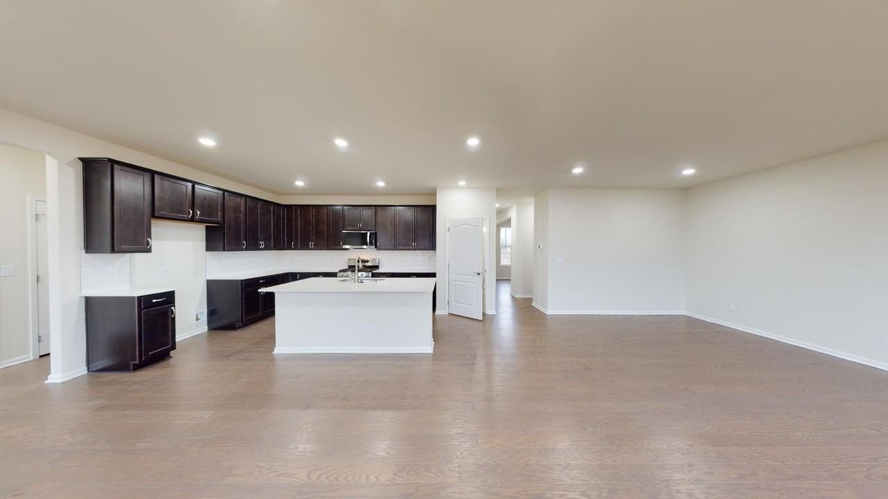 747 Haywood Dr - Photo 7 of 33