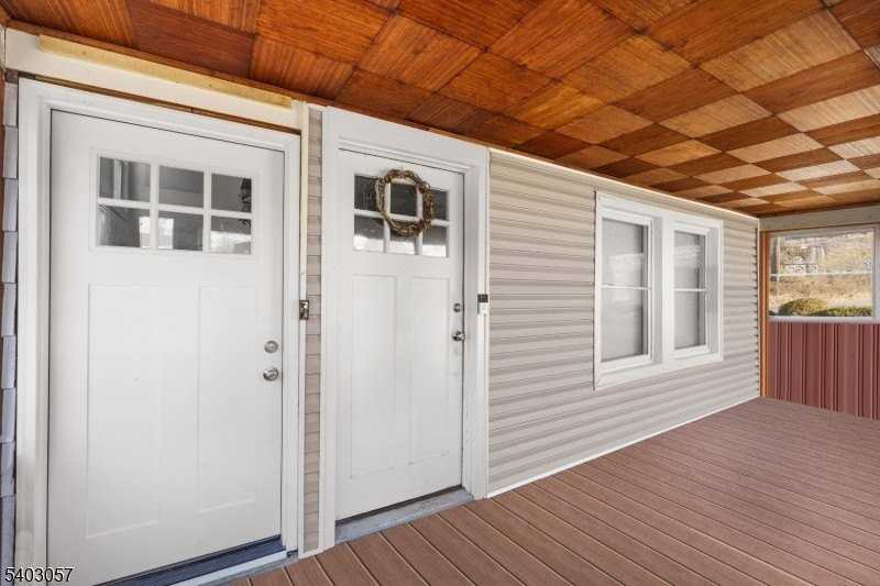 144 Morris Ave - Photo 4 of 16