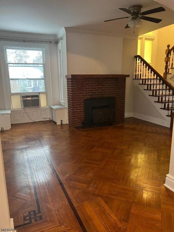 510 Center St - Photo 5 of 21