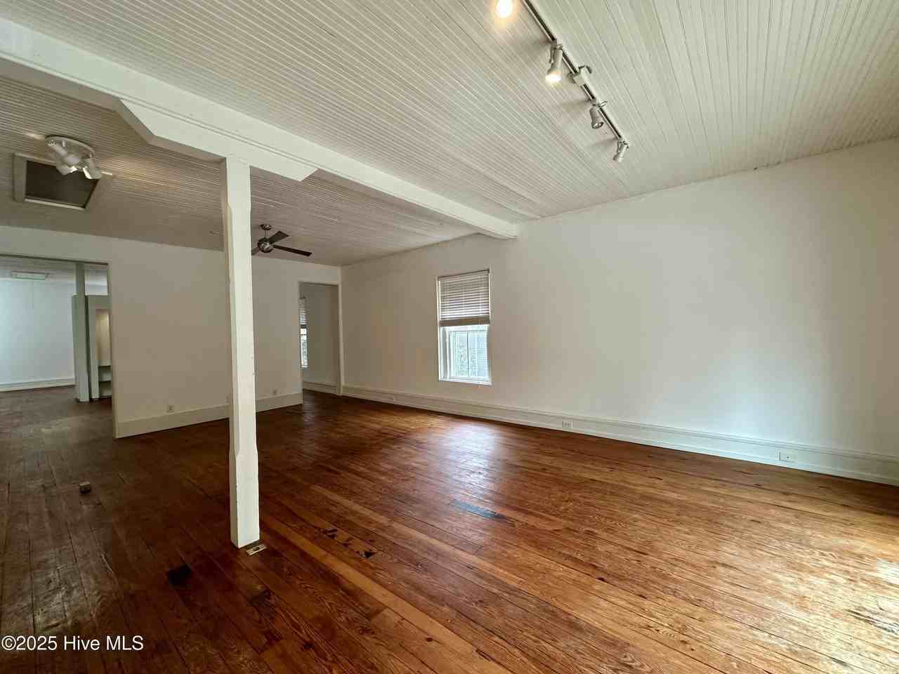 103 S Main St - Photo 6 of 15