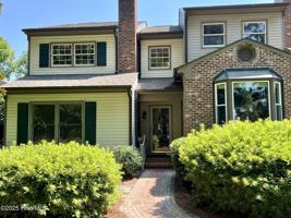 featured image of 225 E New York Ave