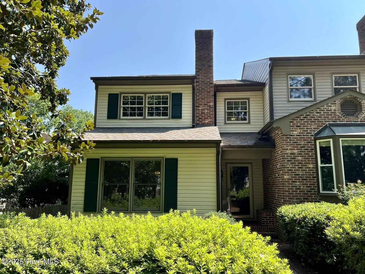 225 E New York Ave - Photo 2 of 31