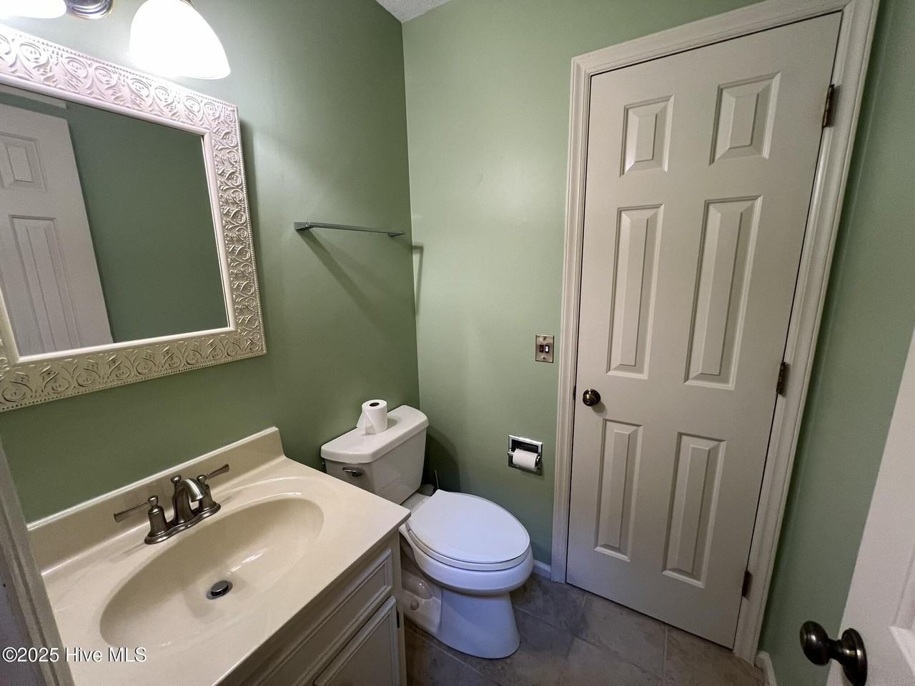 225 E New York Ave - Photo 6 of 31