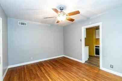 2513 21st Street unit: Front - Photo 5 of 19