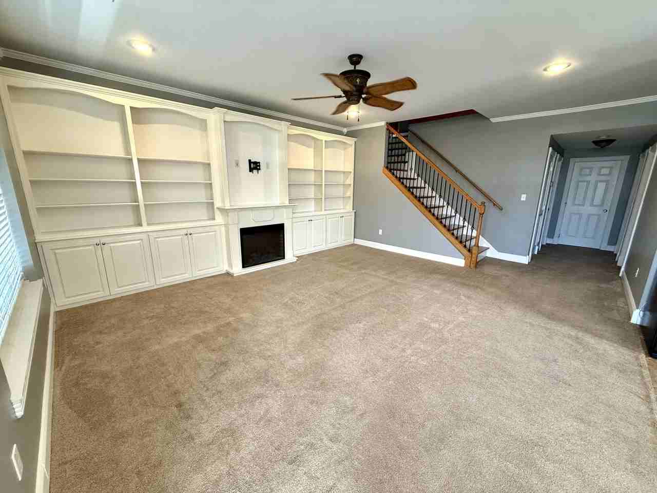 98 Melrose Dr Apt A #A - Photo 4 of 41