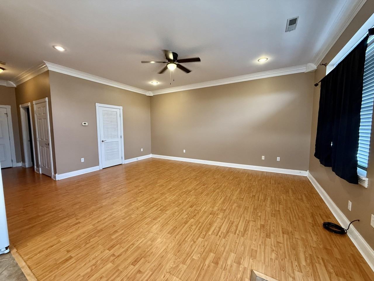 98 Melrose Dr Apt E #E - Photo 2 of 26