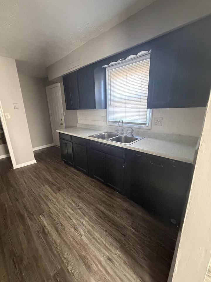 301 Rebel Rd - Photo 5 of 10