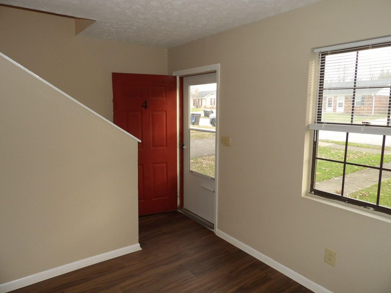 207 Landings Dr Apt 4 #4 - Photo 5 of 43