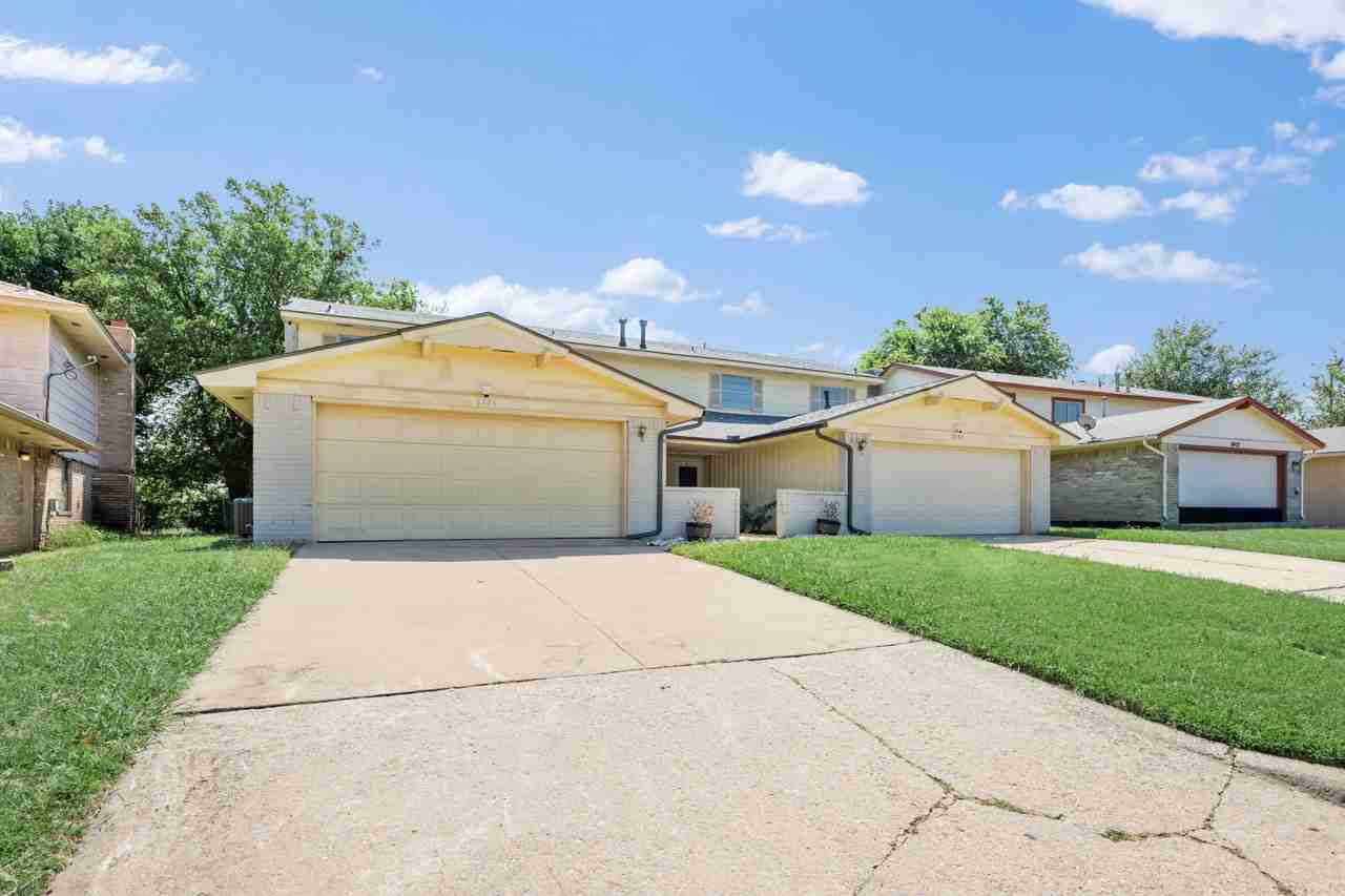 8406 Candlewood Dr #1 - Photo 4 of 23