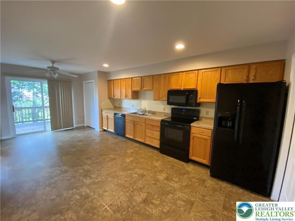 207 Stephanie Dr - Photo 3 of 11