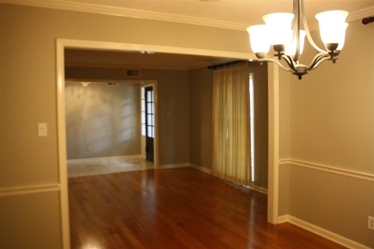 1833 Greensprings Ln - Photo 4 of 25